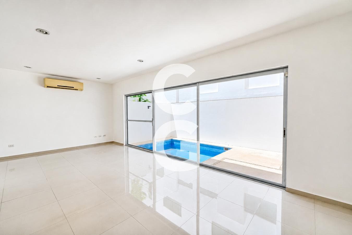 House for Sale in Cancun in the Aqua Residential Complex with a Pool and 3 Bedrooms
