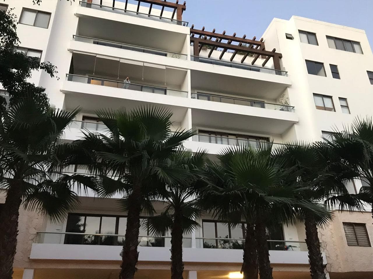 APARTMENT FOR SALE IN PALMARIS RESIDENTIAL COMPLEX, AV. HUAYACAN, CANCUN