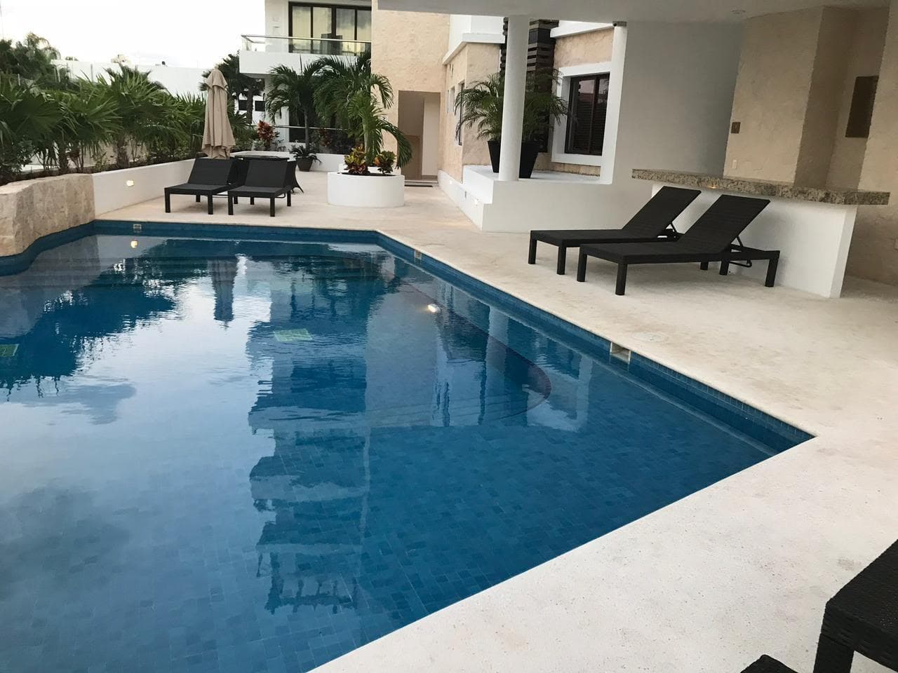 APARTMENT FOR SALE IN PALMARIS RESIDENTIAL COMPLEX, AV. HUAYACAN, CANCUN