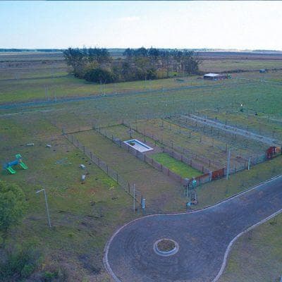 Spacious lot
