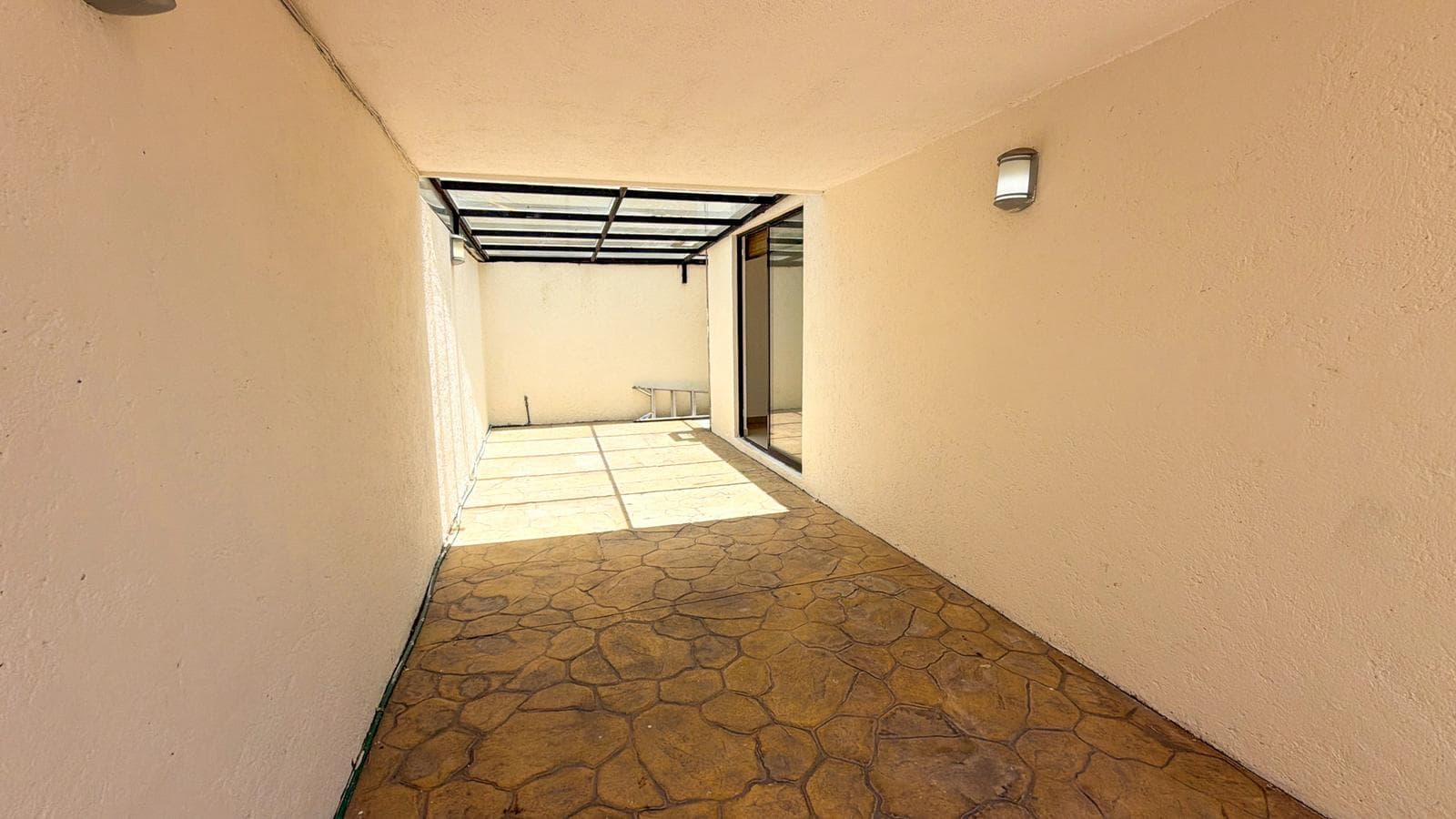 RENOVATED HOUSE BEHIND PLAZA SAN DIEGO