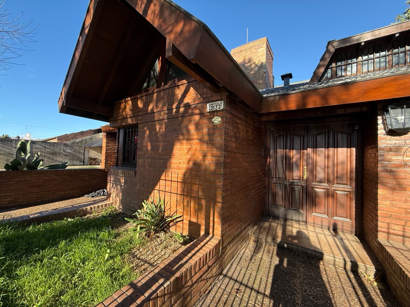 5-ROOM VILLA FOR SALE WITH GARAGE, BARBECUE AREA, AND SWIMMING POOL