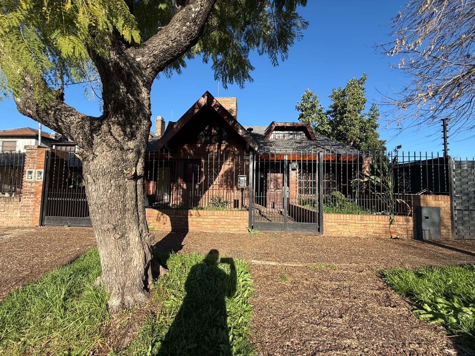 5-ROOM VILLA FOR SALE WITH GARAGE, BARBECUE AREA, AND SWIMMING POOL