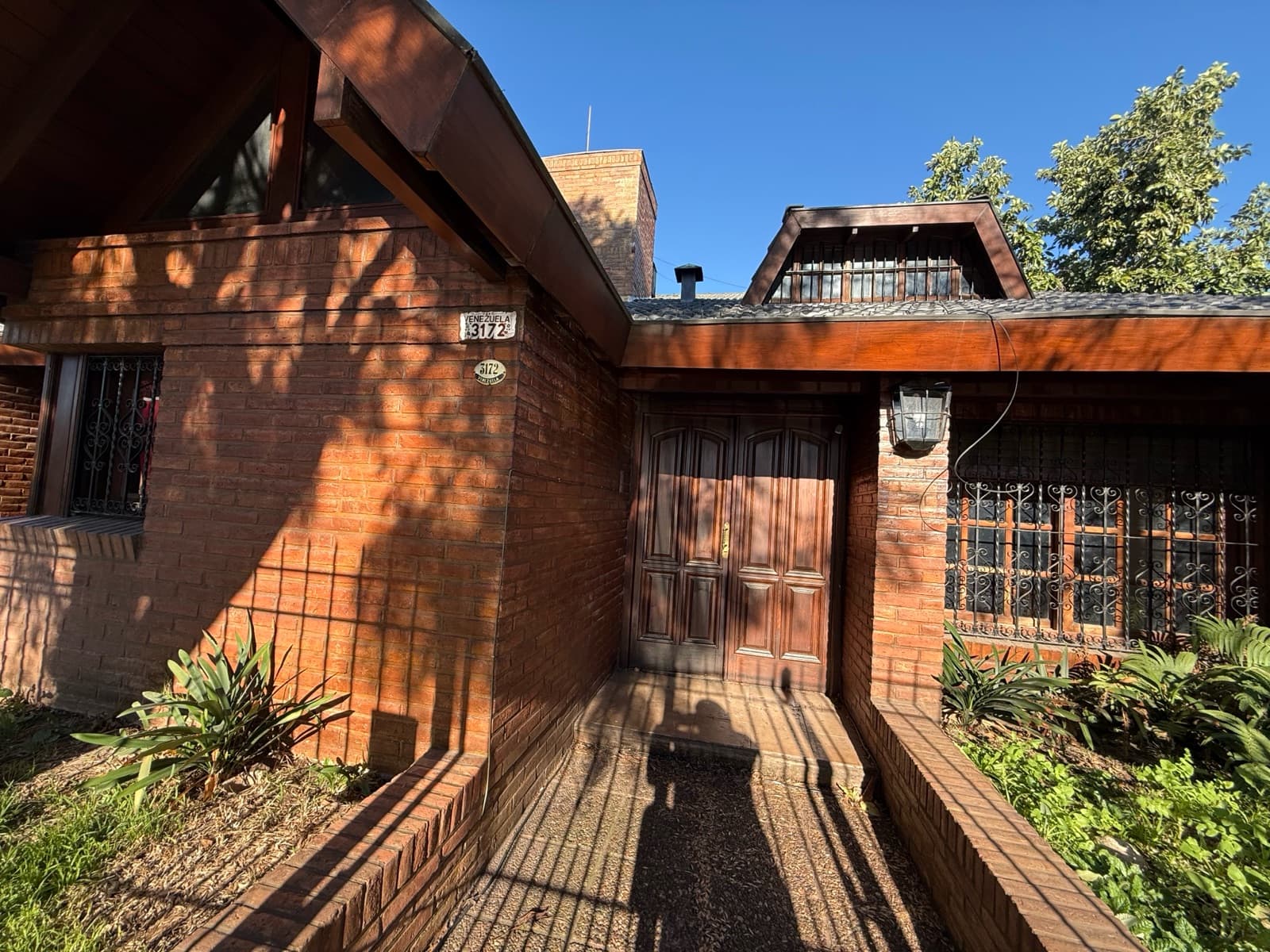 5-ROOM VILLA FOR SALE WITH GARAGE, BARBECUE AREA, AND SWIMMING POOL