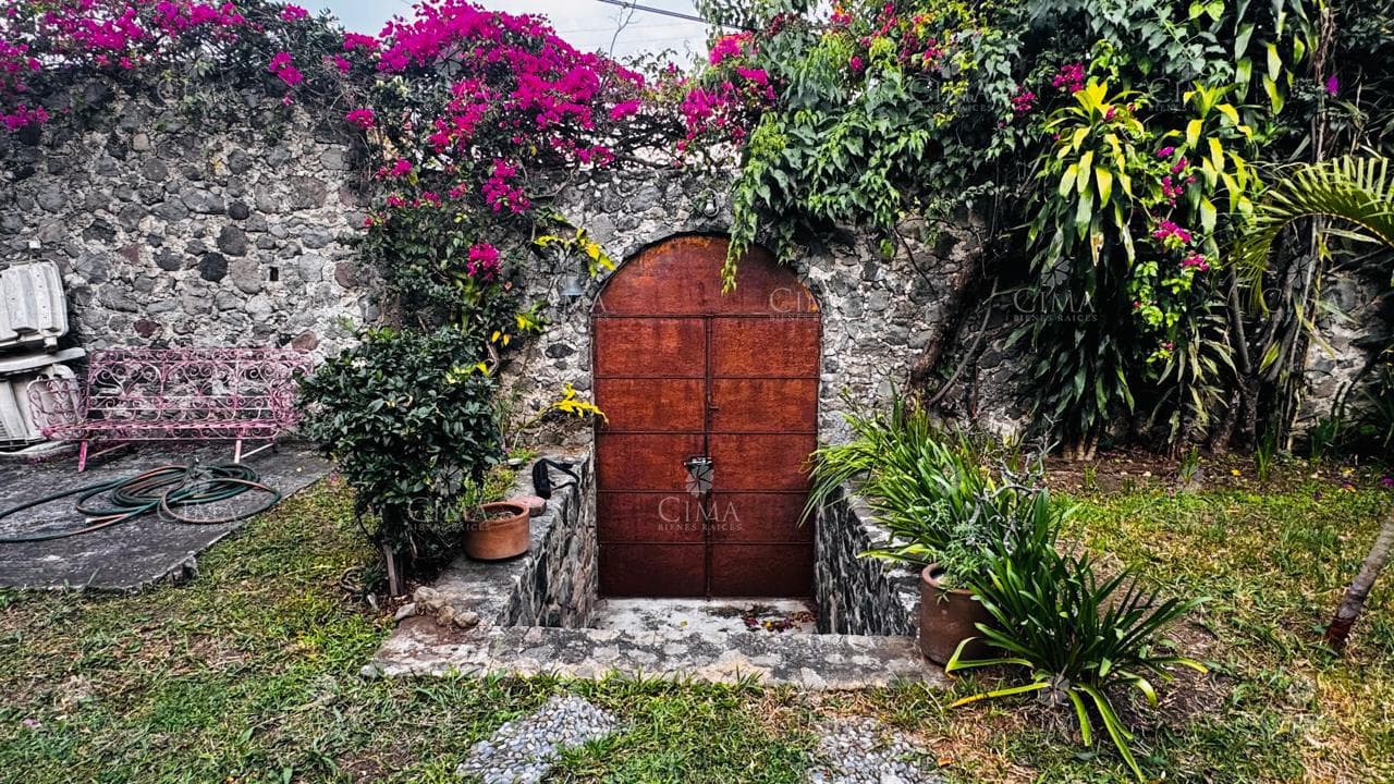 Casa En Venta En Lomas Tetela - V409