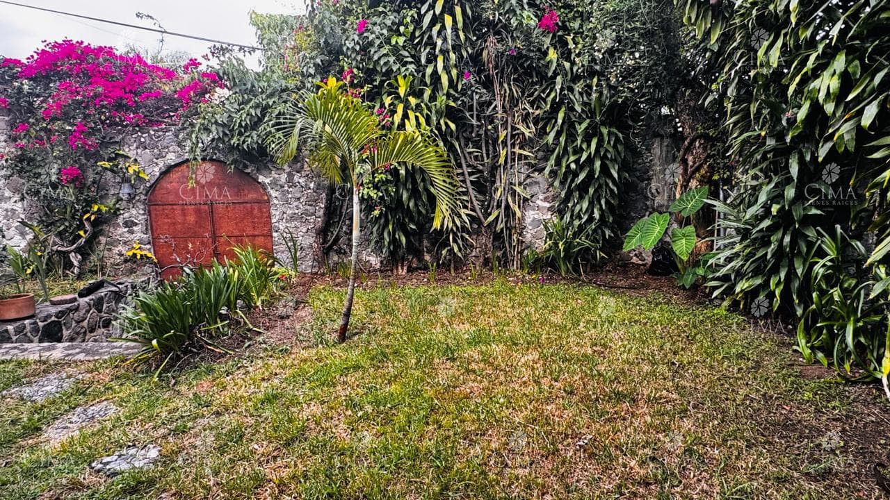 Casa En Venta En Lomas Tetela - V409