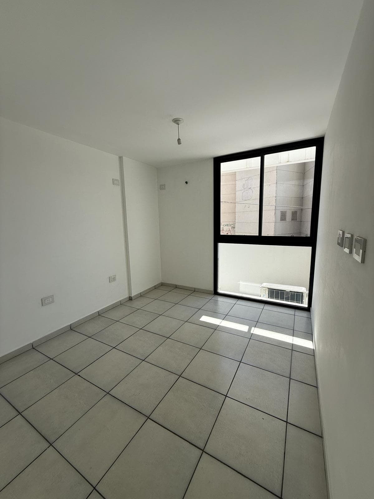 One-bedroom apartment on the second floor next to the Quinto Centenario