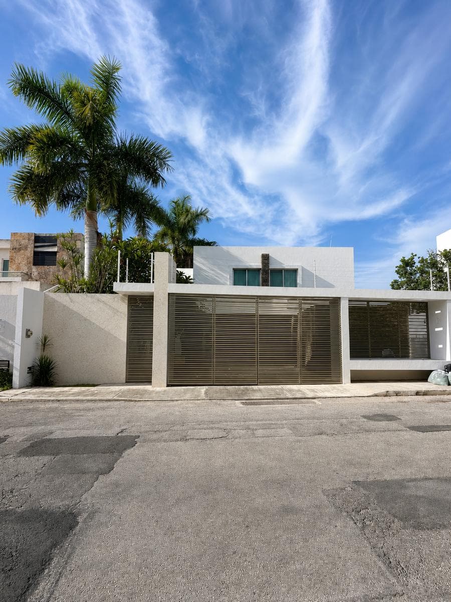 | 3-Bedroom House for Sale in Montebello |
