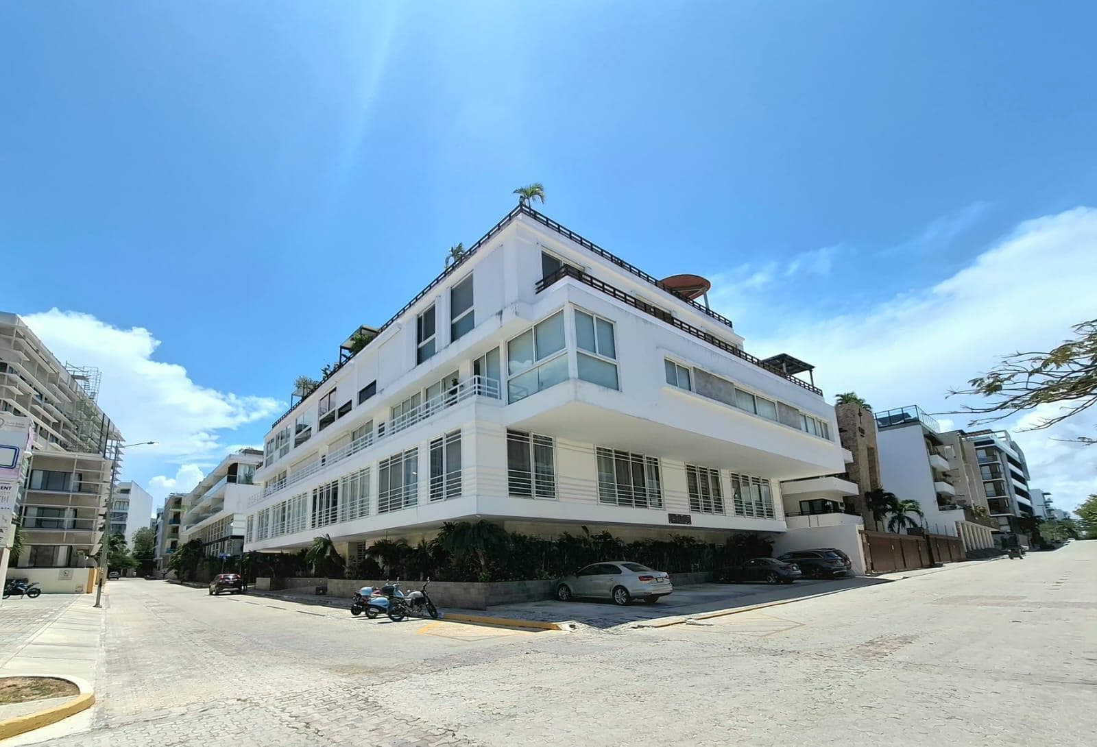 Two-bedroom apartment for sale in Playa del Carmen