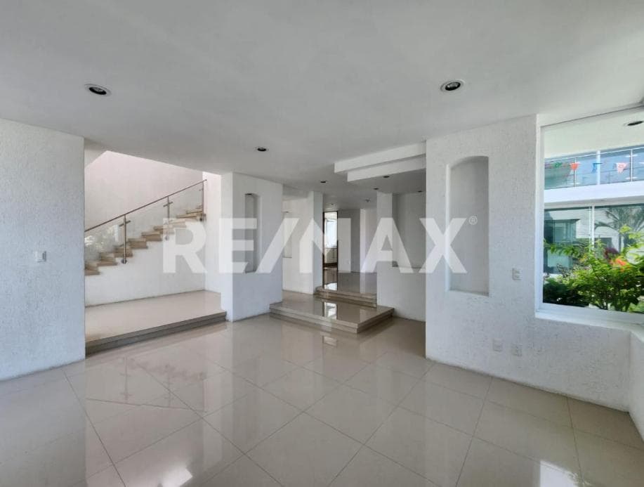 House for Sale in Morelos, Lomas de Cocoyoc Subdivision, Morelos