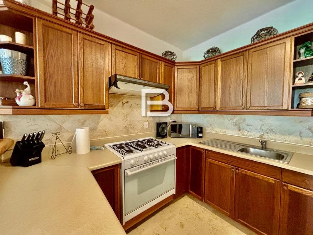 Isla Dorada: Two-Bedroom Furnished Apartment for Rent