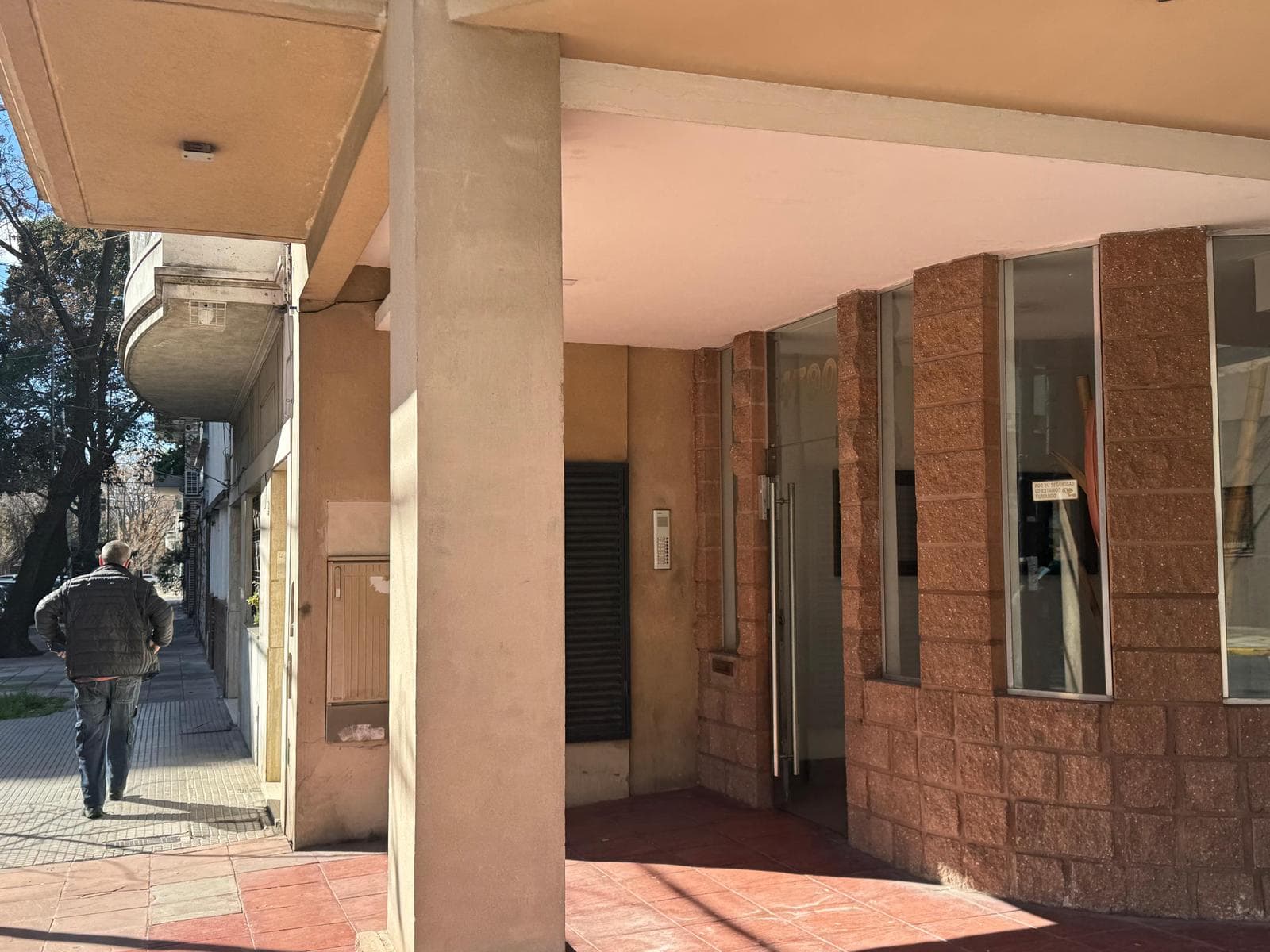 2-ROOM APARTMENT WITH BALCONY, SUNNY, FURNISHED. VILLA URQUIZA