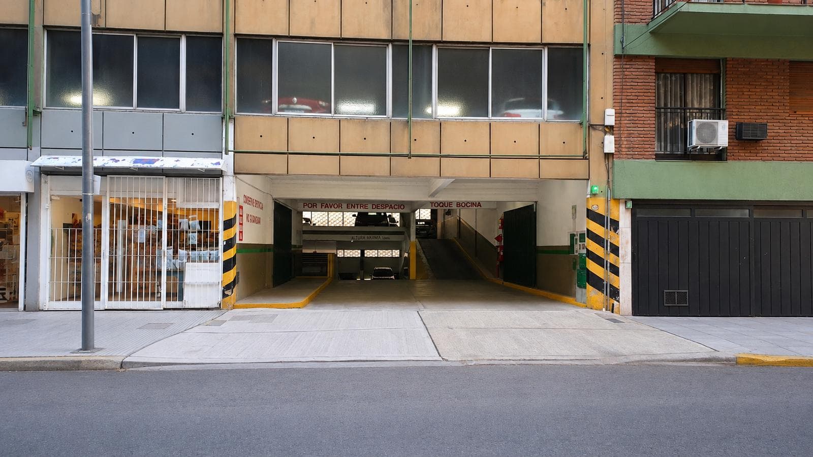 Garage for Sale in Belgrano