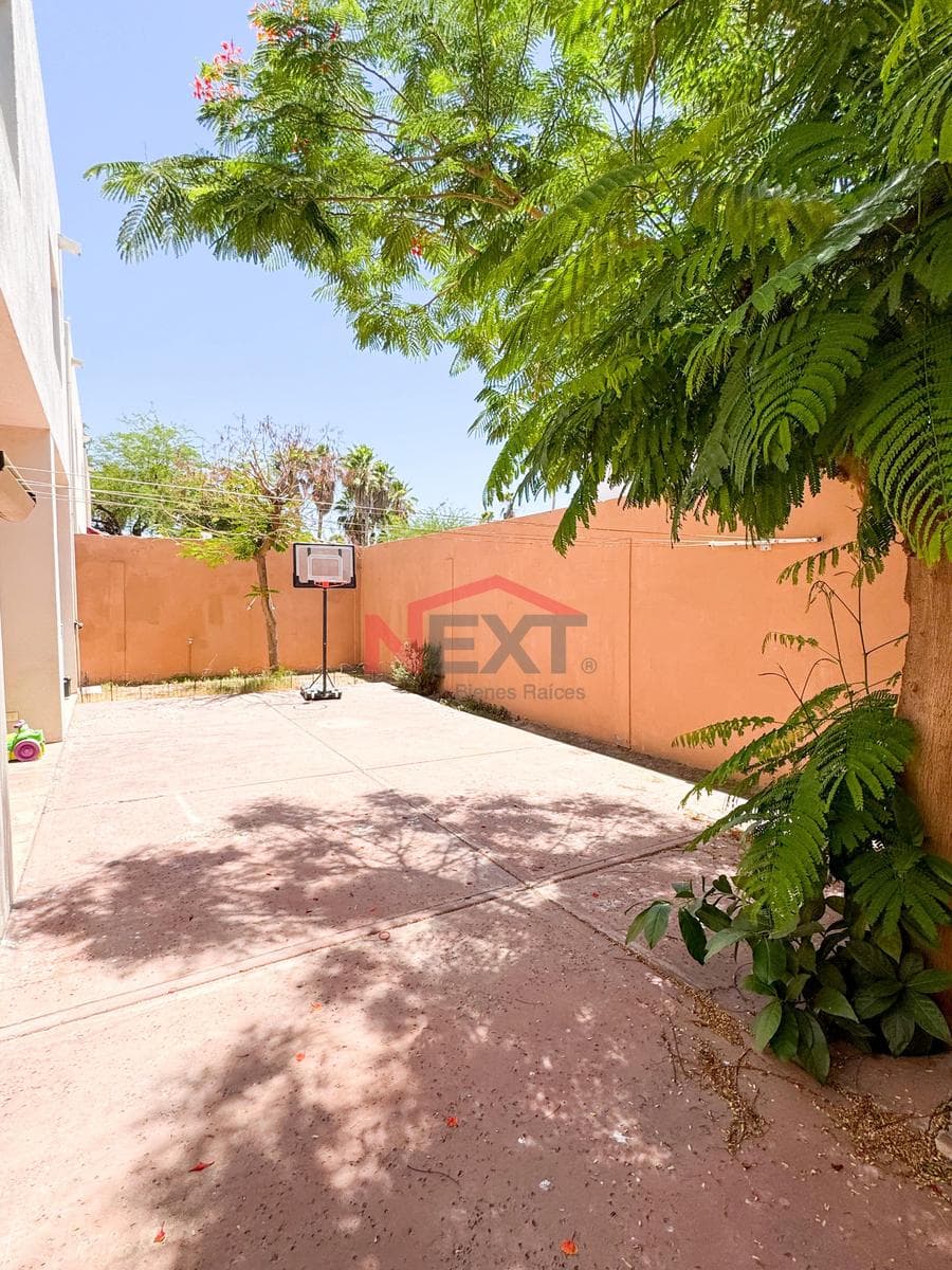 HOUSE FOR RENT IN THE VALLE DEL LAGO RESIDENTIAL COMPLEX