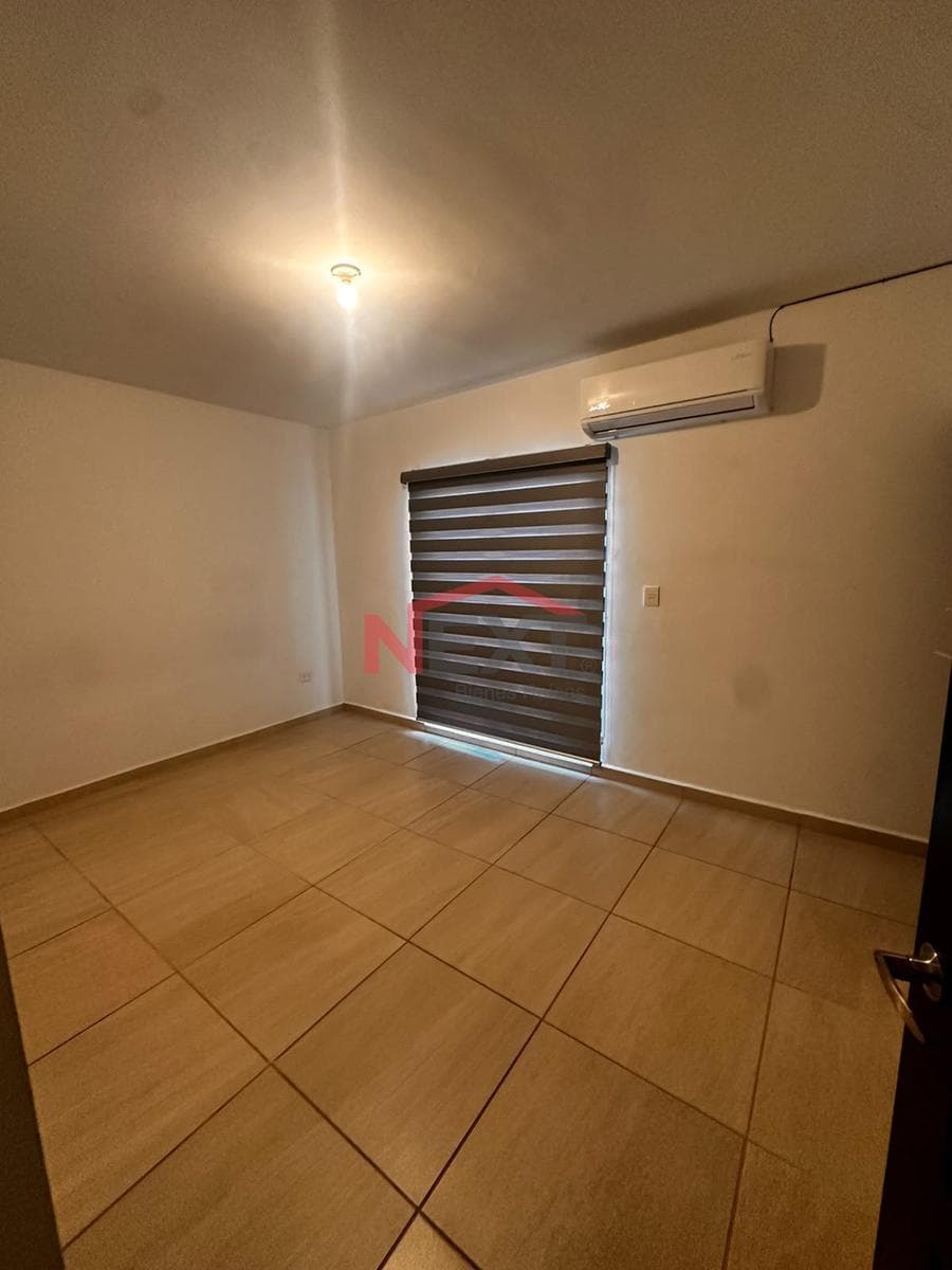 HOUSE FOR RENT IN A RESIDENTIAL NEIGHBORHOOD IN BARCELONA