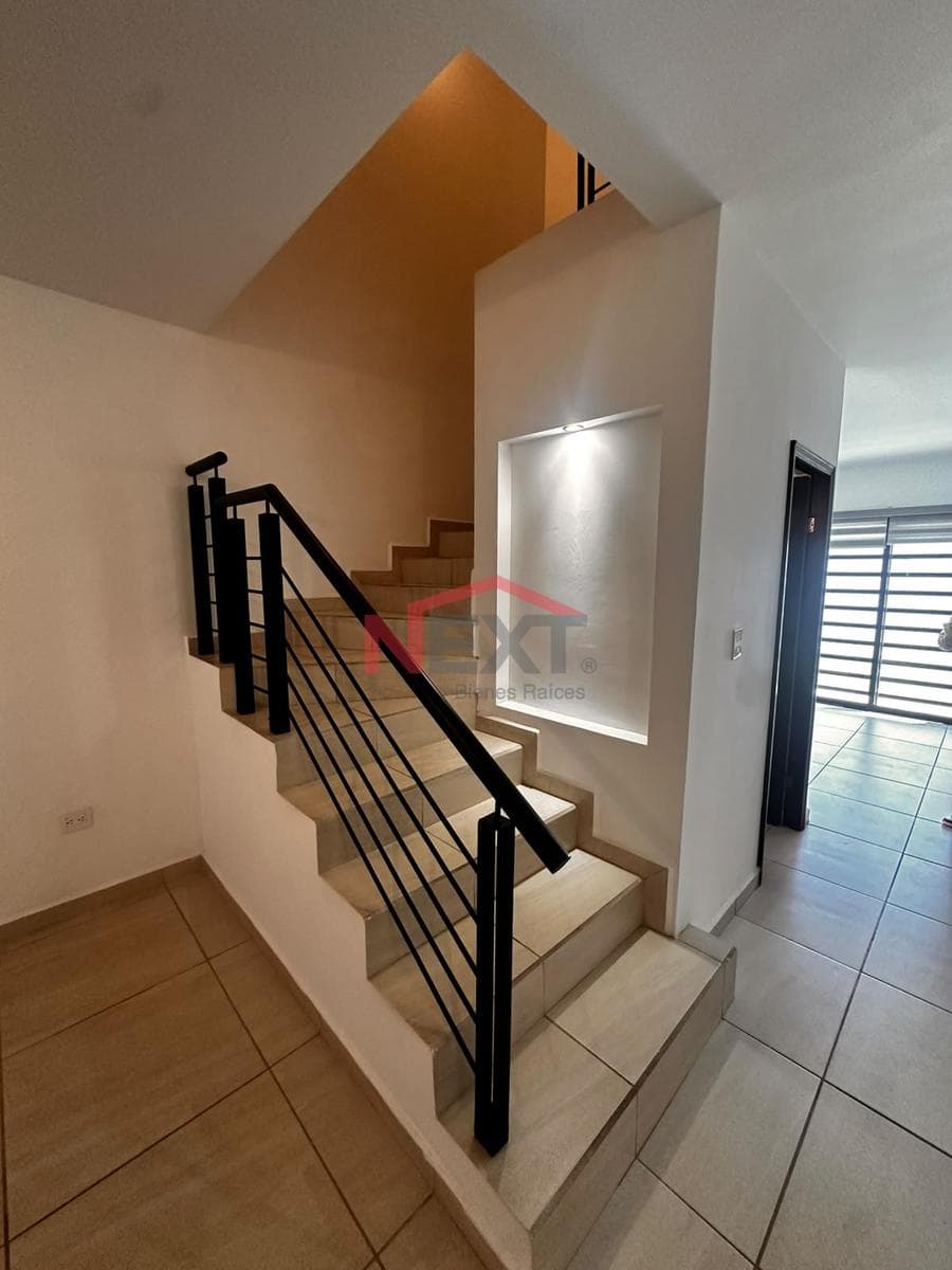 HOUSE FOR RENT IN A RESIDENTIAL NEIGHBORHOOD IN BARCELONA