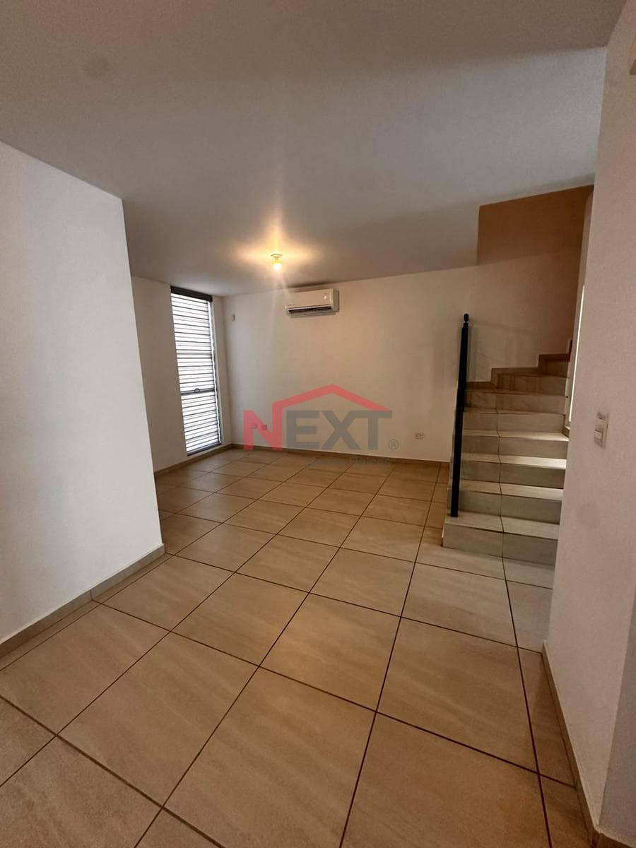 HOUSE FOR RENT IN A RESIDENTIAL NEIGHBORHOOD IN BARCELONA