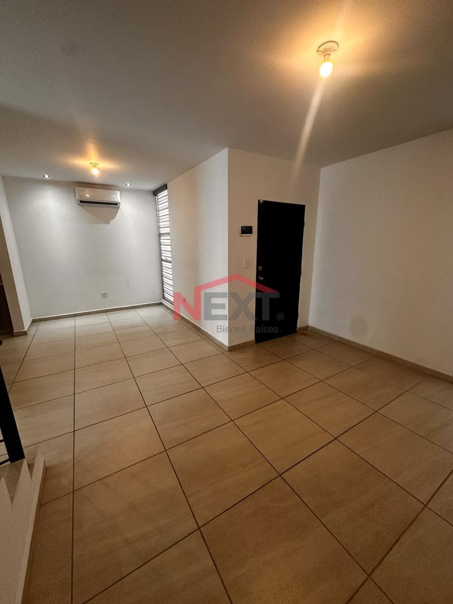 HOUSE FOR RENT IN A RESIDENTIAL NEIGHBORHOOD IN BARCELONA