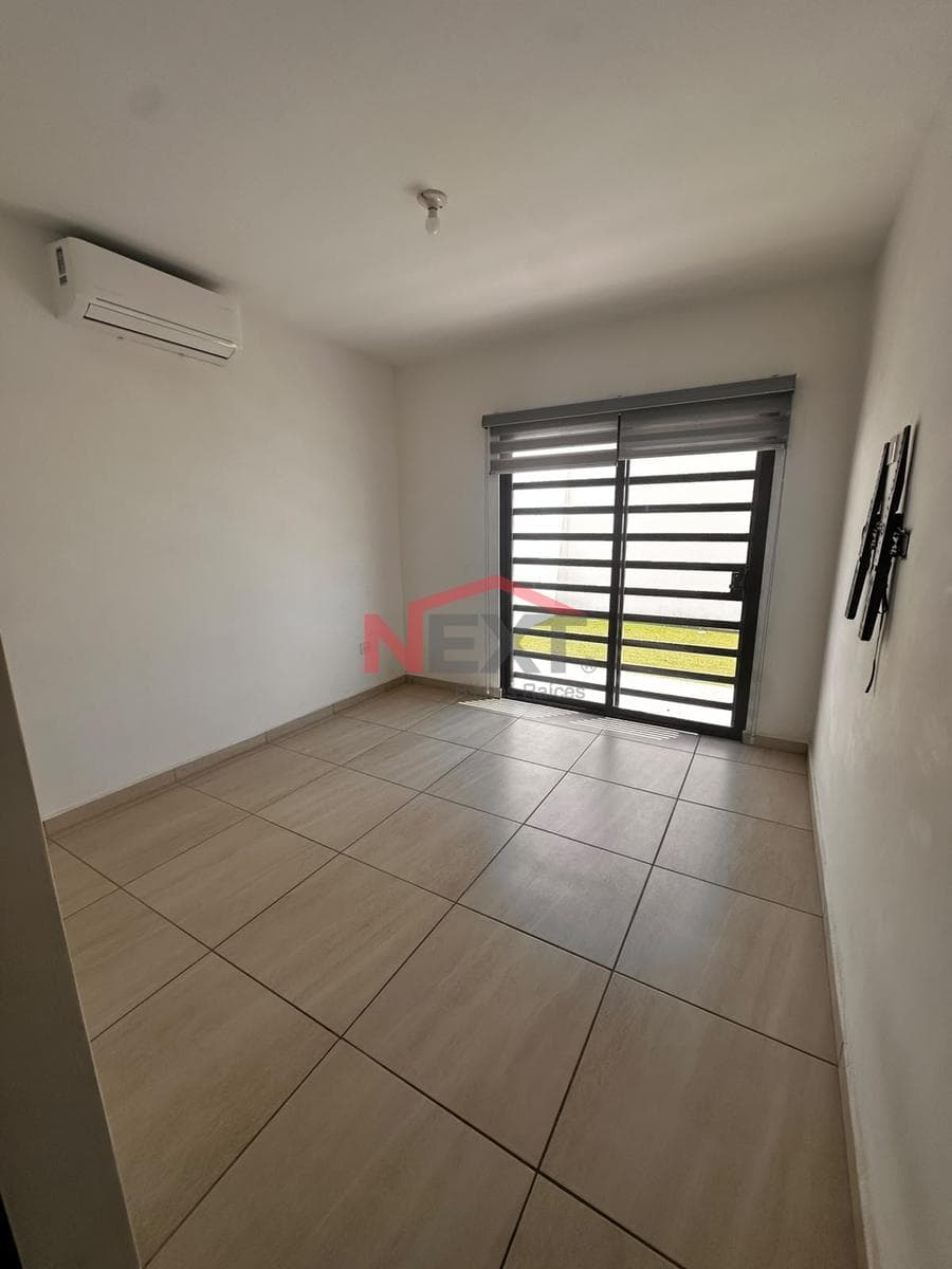 HOUSE FOR RENT IN A RESIDENTIAL NEIGHBORHOOD IN BARCELONA