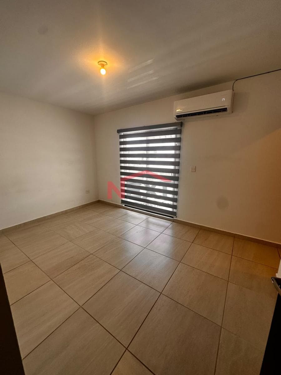 HOUSE FOR RENT IN A RESIDENTIAL NEIGHBORHOOD IN BARCELONA