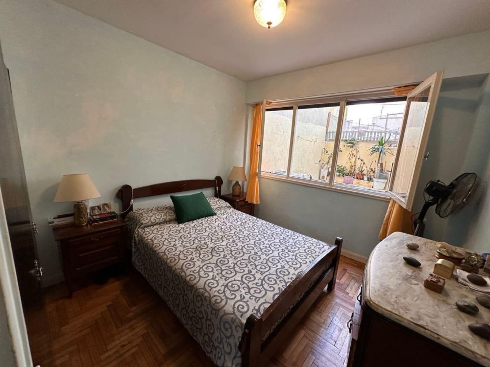FOR SALE: 3-room apartment - Downtown