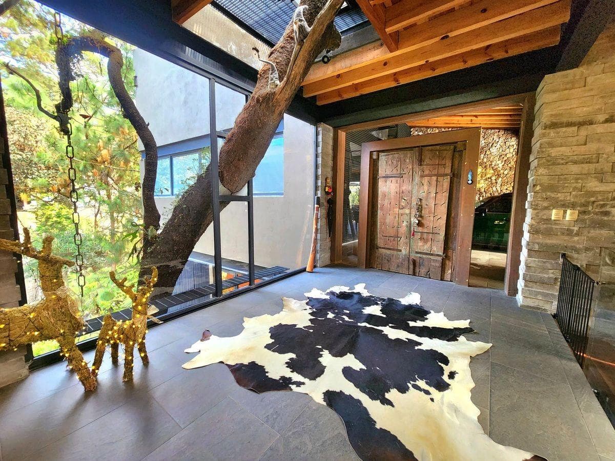 EXCLUSIVE HOME FOR SALE IN AVANDARO
