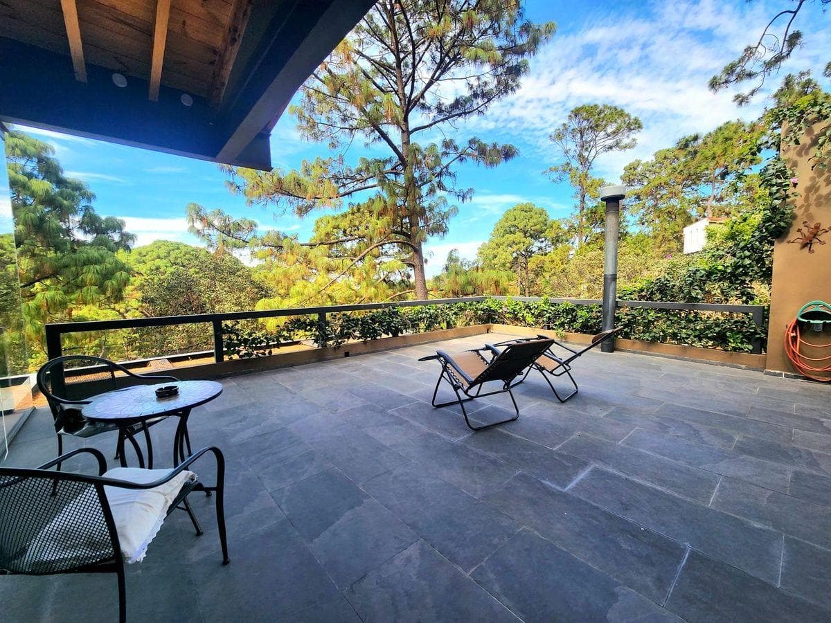 EXCLUSIVE HOME FOR SALE IN AVANDARO