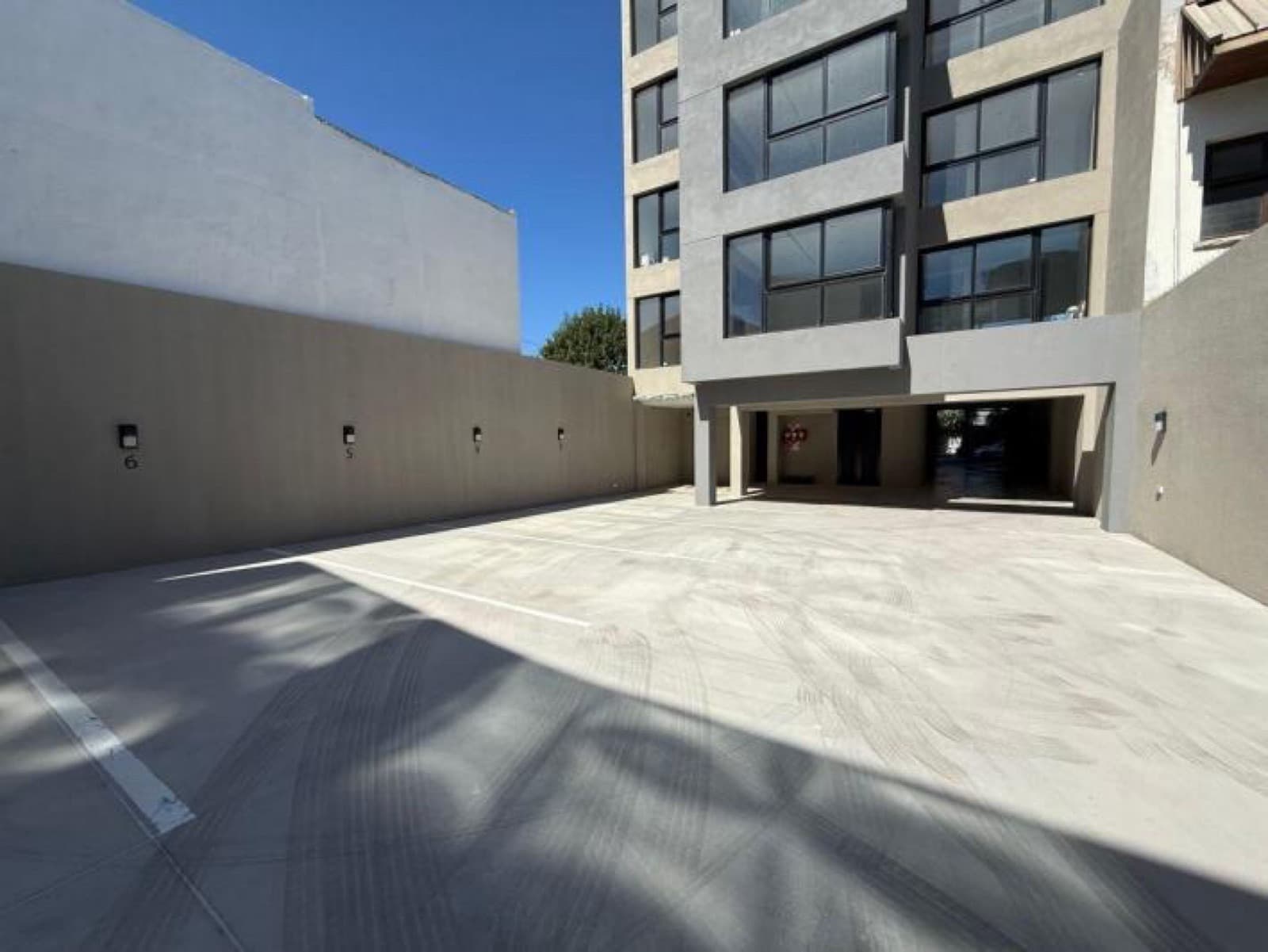 FOR SALE: 2-Bedroom Apartment - San José