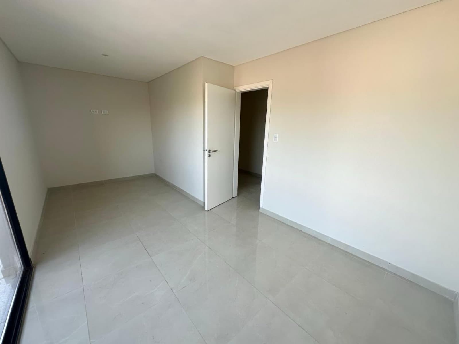 FOR SALE: Luxury duplex with patio, Villa Primera neighborhood