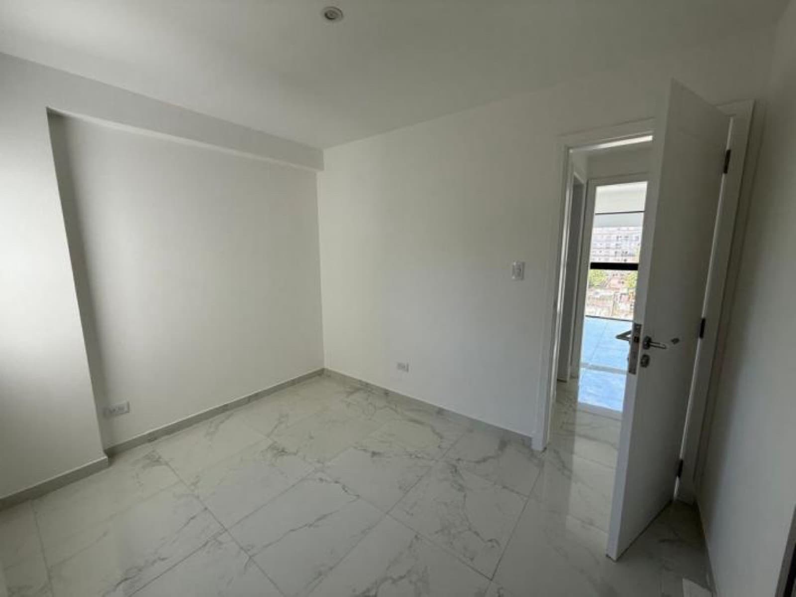 FOR SALE: Brand-new 3-room apartment, La Perla