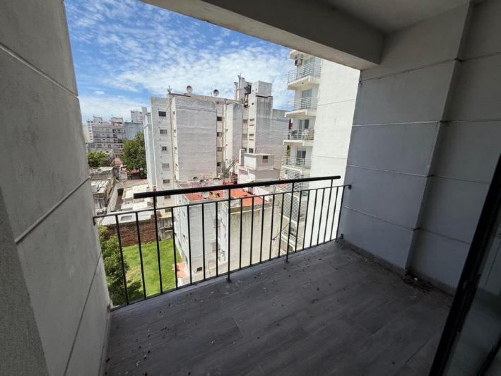 FOR SALE: Brand-new 3-room apartment, La Perla
