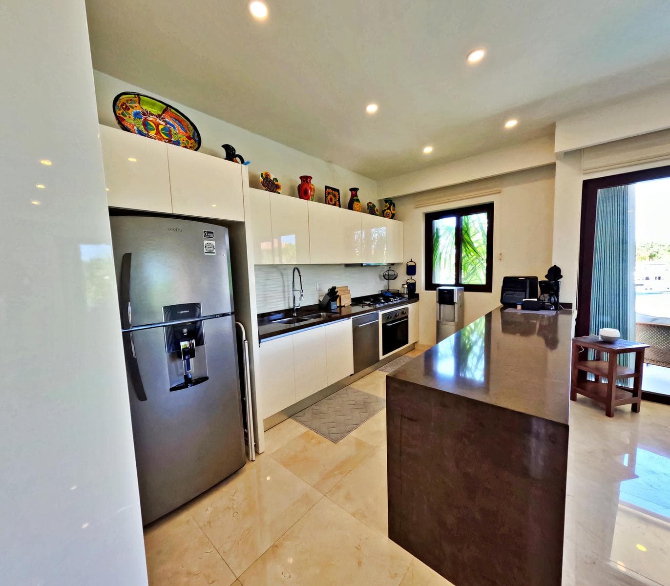 2-bedroom, 2½-bathroom condo with a view of the marina