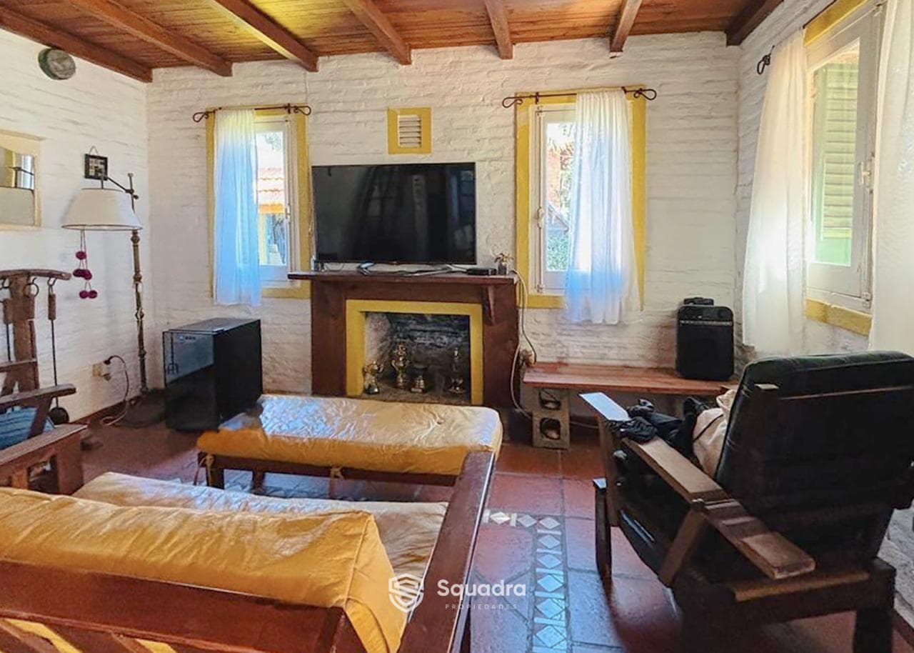 FOR SALE - 3-bedroom house with a garden, covered porch, barbecue area, and pool - GER Gated Community, Pueblo Esther.