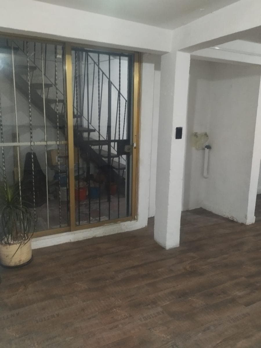 House for Sale, Excellent Investment Opportunity in Iztacalco, Mexico City