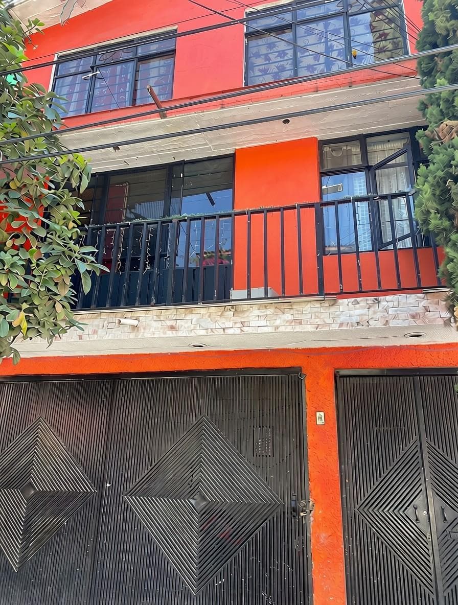 House for Sale, Excellent Investment Opportunity in Iztacalco, Mexico City