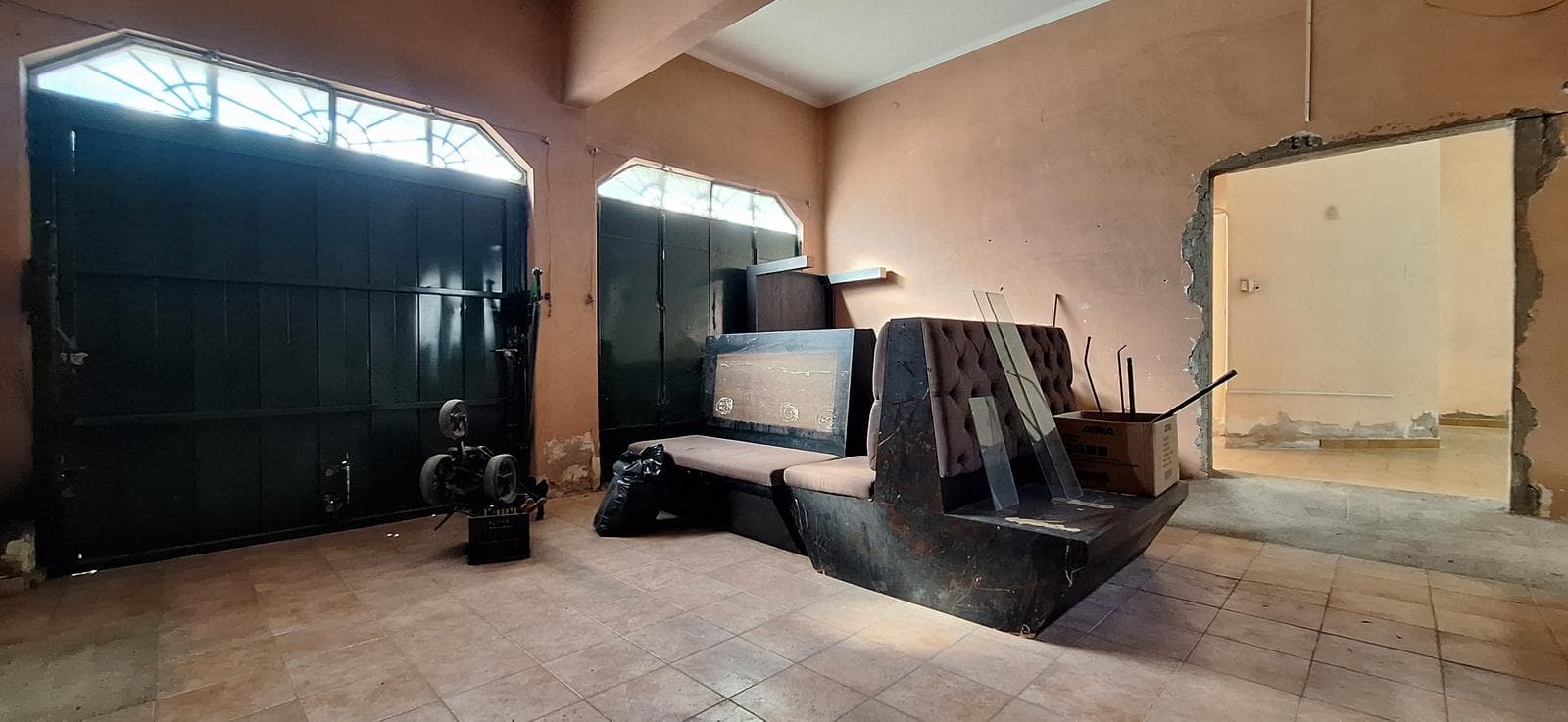 3-BEDROOM HOUSE FOR SALE—NEEDS RENOVATION OR IDEAL AS A STORAGE SPACE IN THE PUEYRREDON NEIGHBORHOOD
