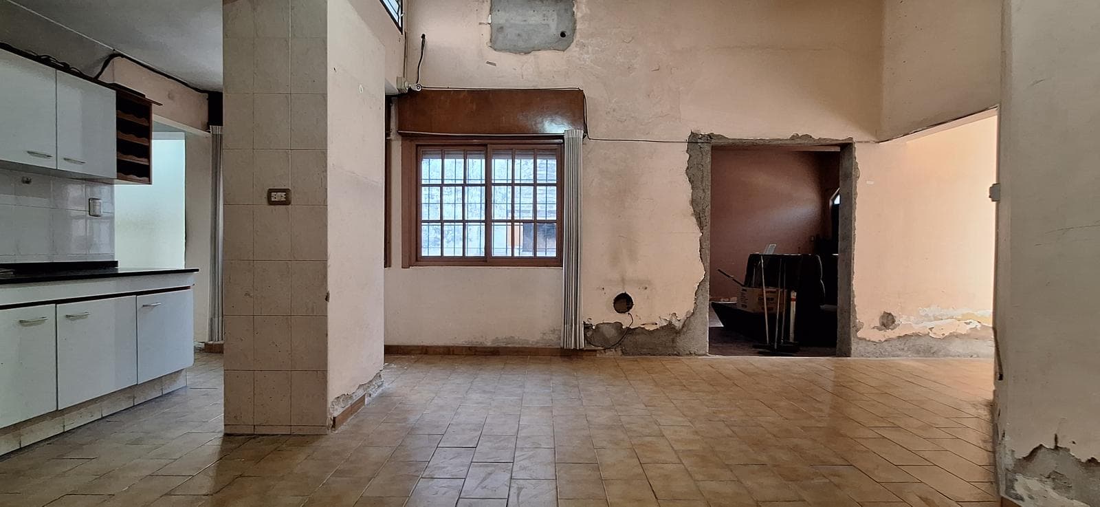 3-BEDROOM HOUSE FOR SALE—NEEDS RENOVATION OR IDEAL AS A STORAGE SPACE IN THE PUEYRREDON NEIGHBORHOOD