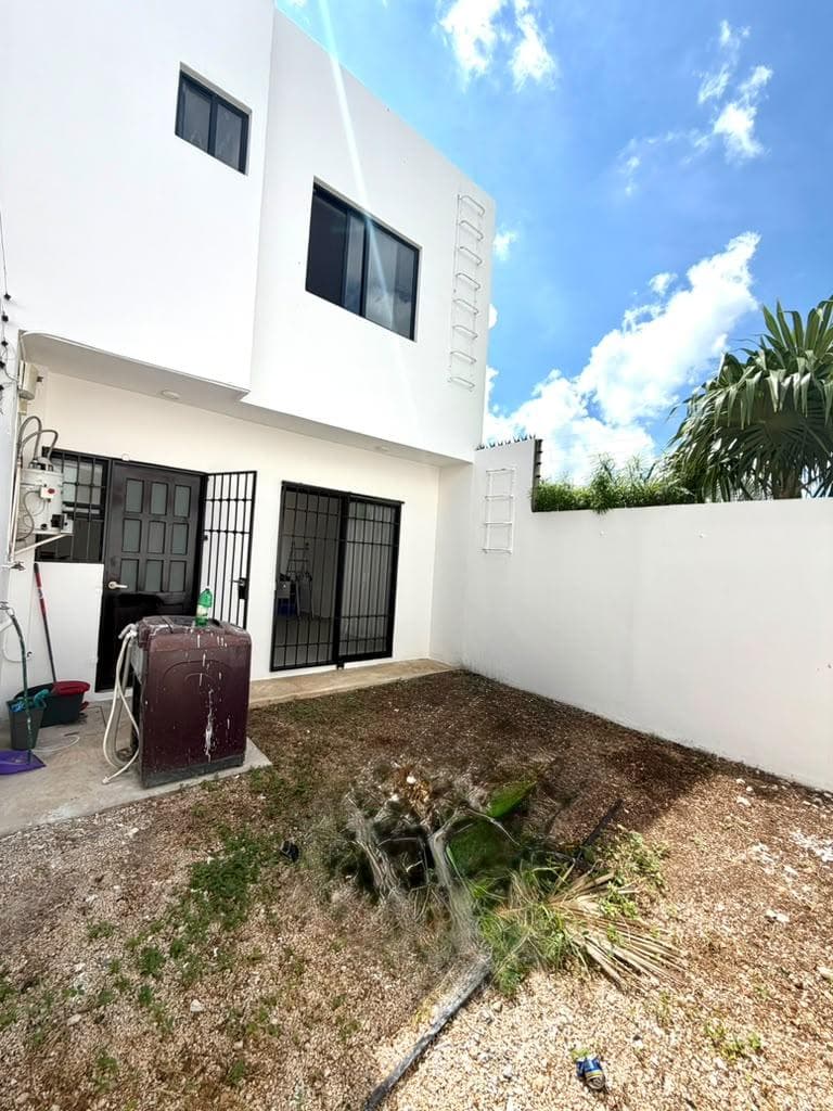 MADEROS RESIDENCIAL House