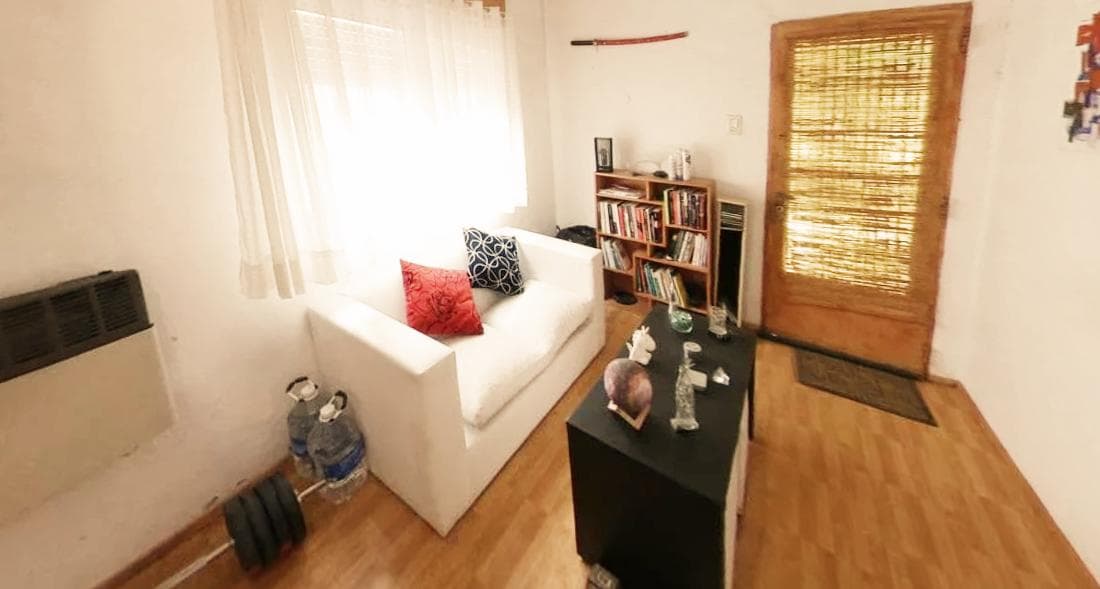 Casa Las Lomitas, large lot, Lomas de Zamora, multi-family home with 2 units, in good condition