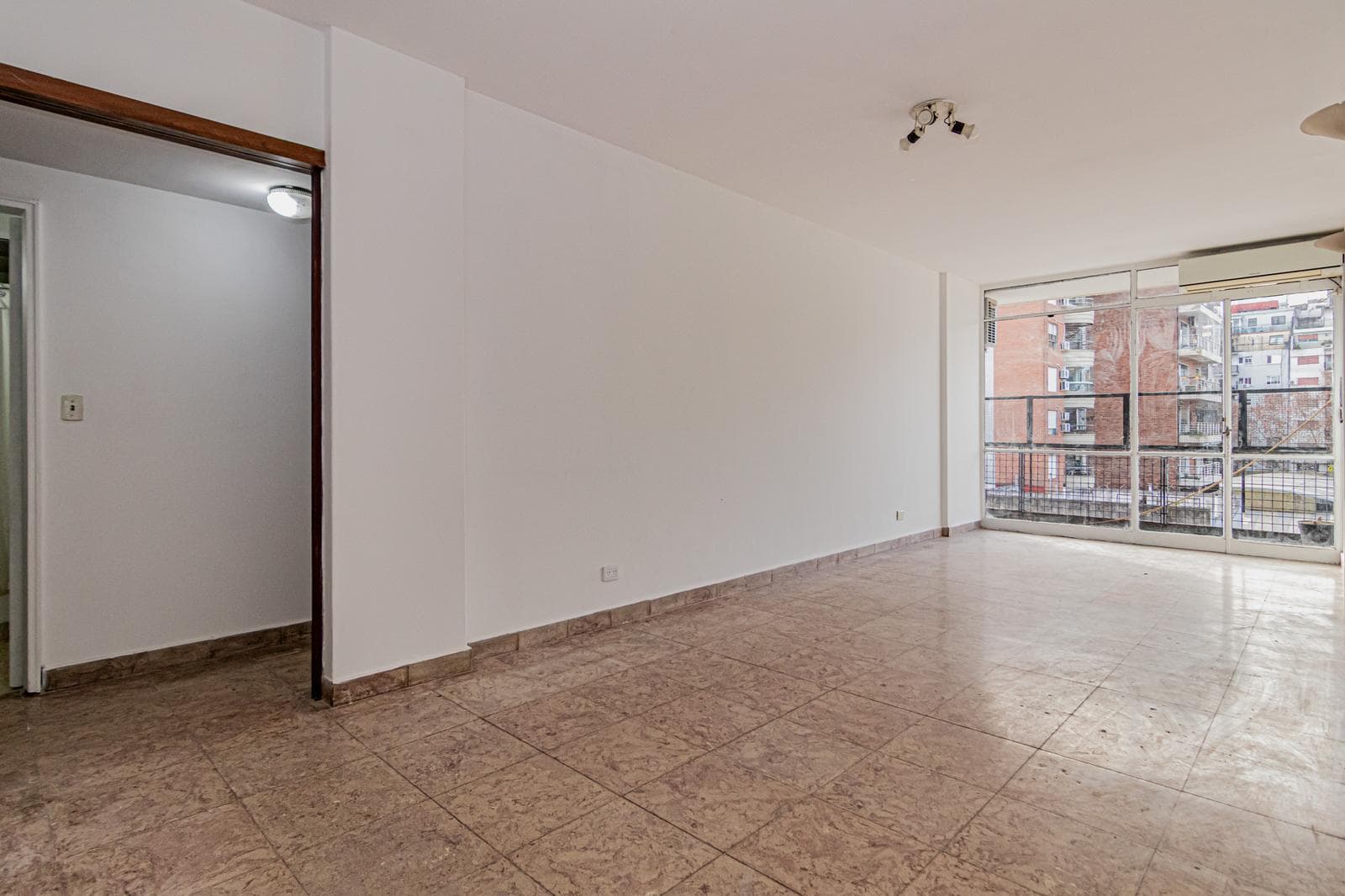 4 bedrooms or 3 plus an office - 2 bathrooms - Lots of sunlight!!