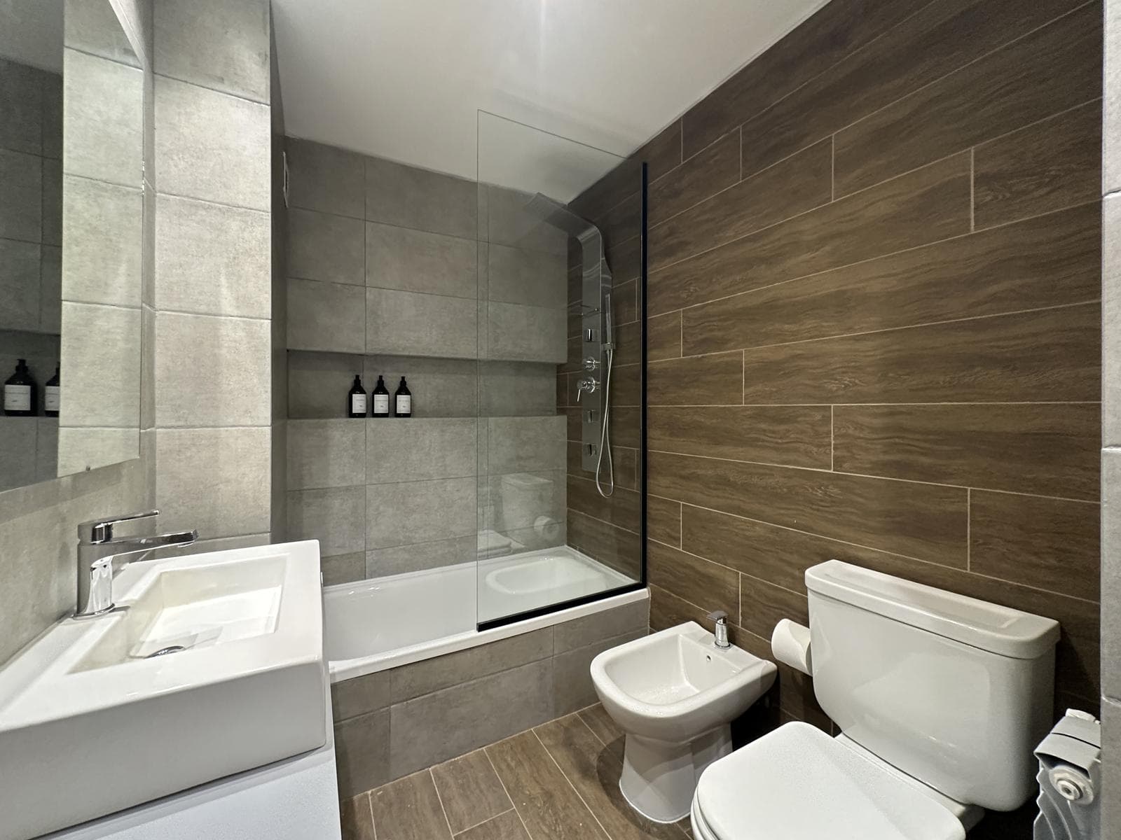 2-bedroom apartments with a private pool and barbecue area, plus amenities