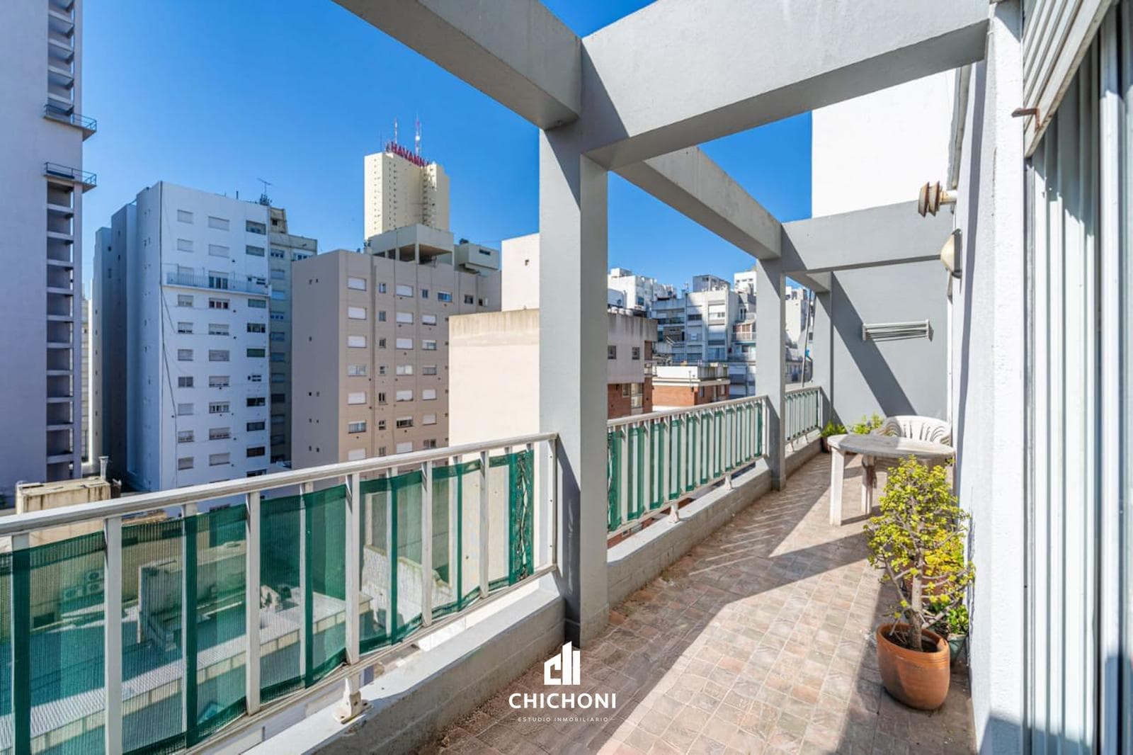 For Sale - 3-room apartment - Street-facing - Balcony - Renovated - Terminal Vieja neighborhood