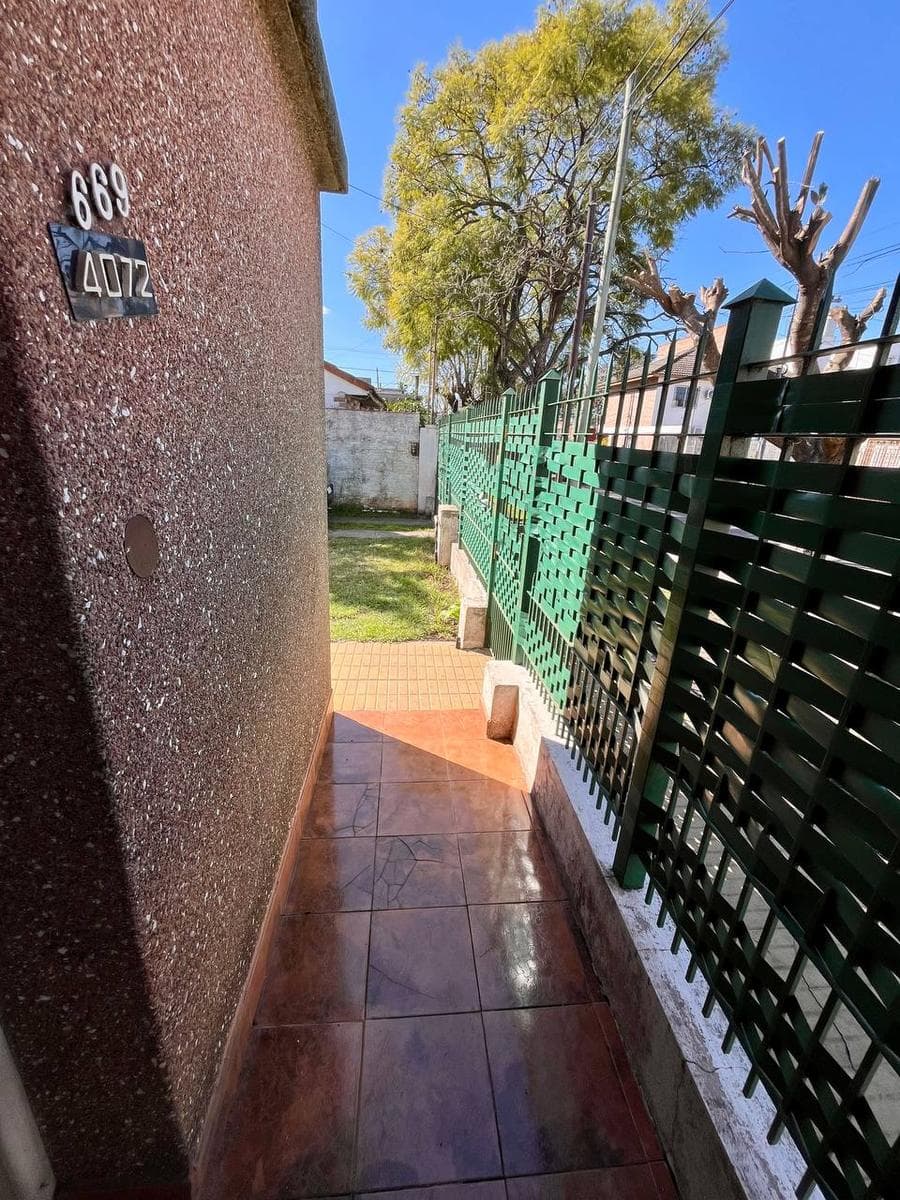 3-BEDROOM HOUSE FOR SALE—MORTGAGE AVAILABLE—WITH GARAGE AND BARBECUE AREA