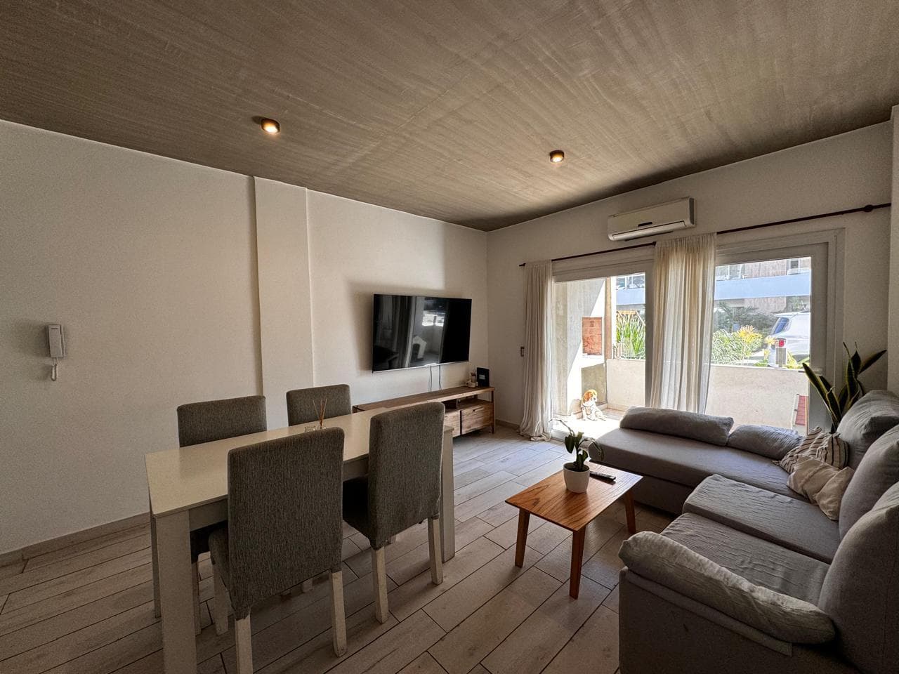 2-room apartment with garage; eligible for financing