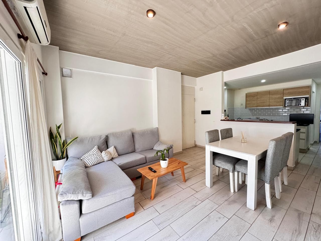 2-room apartment with garage; eligible for financing