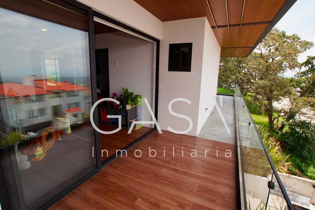 House for Sale in the Sayavedra Sheffield District