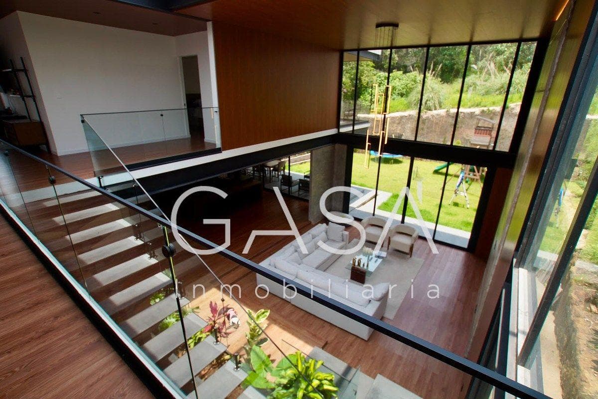 House for Sale in the Sayavedra Sheffield District