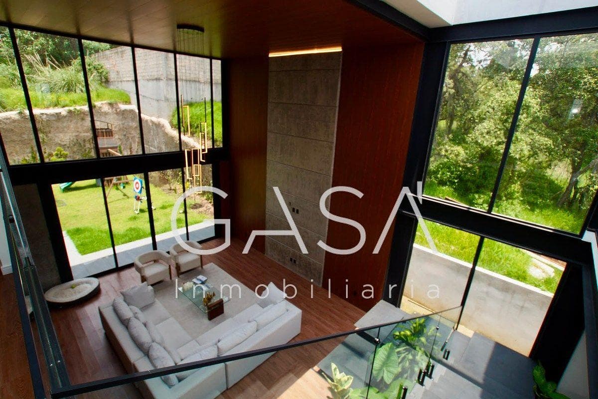 House for Sale in the Sayavedra Sheffield District