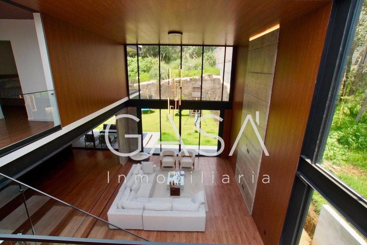 House for Sale in the Sayavedra Sheffield District