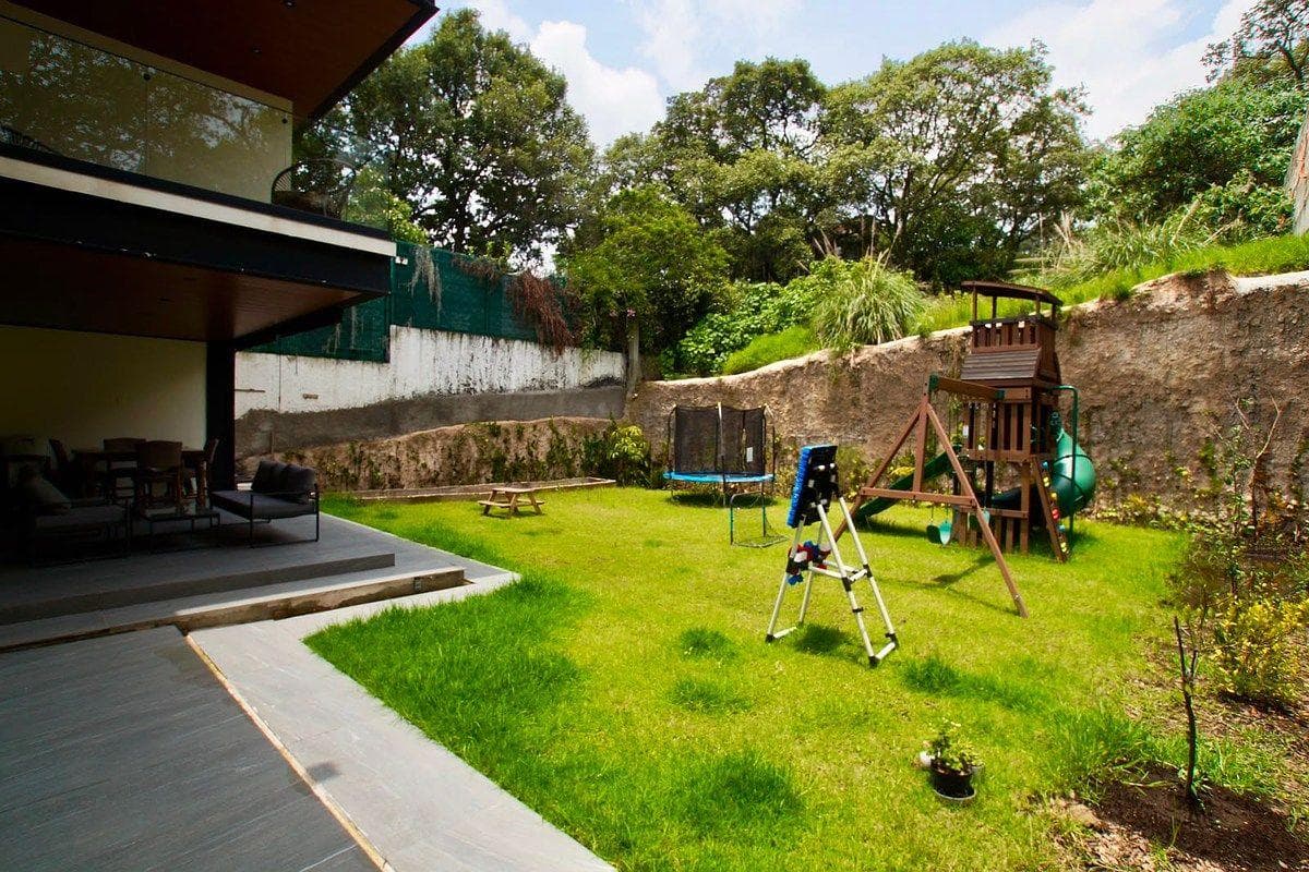 House for Sale in the Sayavedra Sheffield District